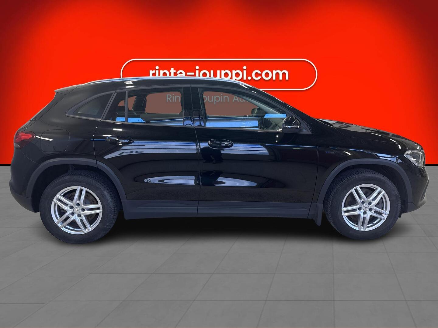 MERCEDES-BENZ GLA 2021