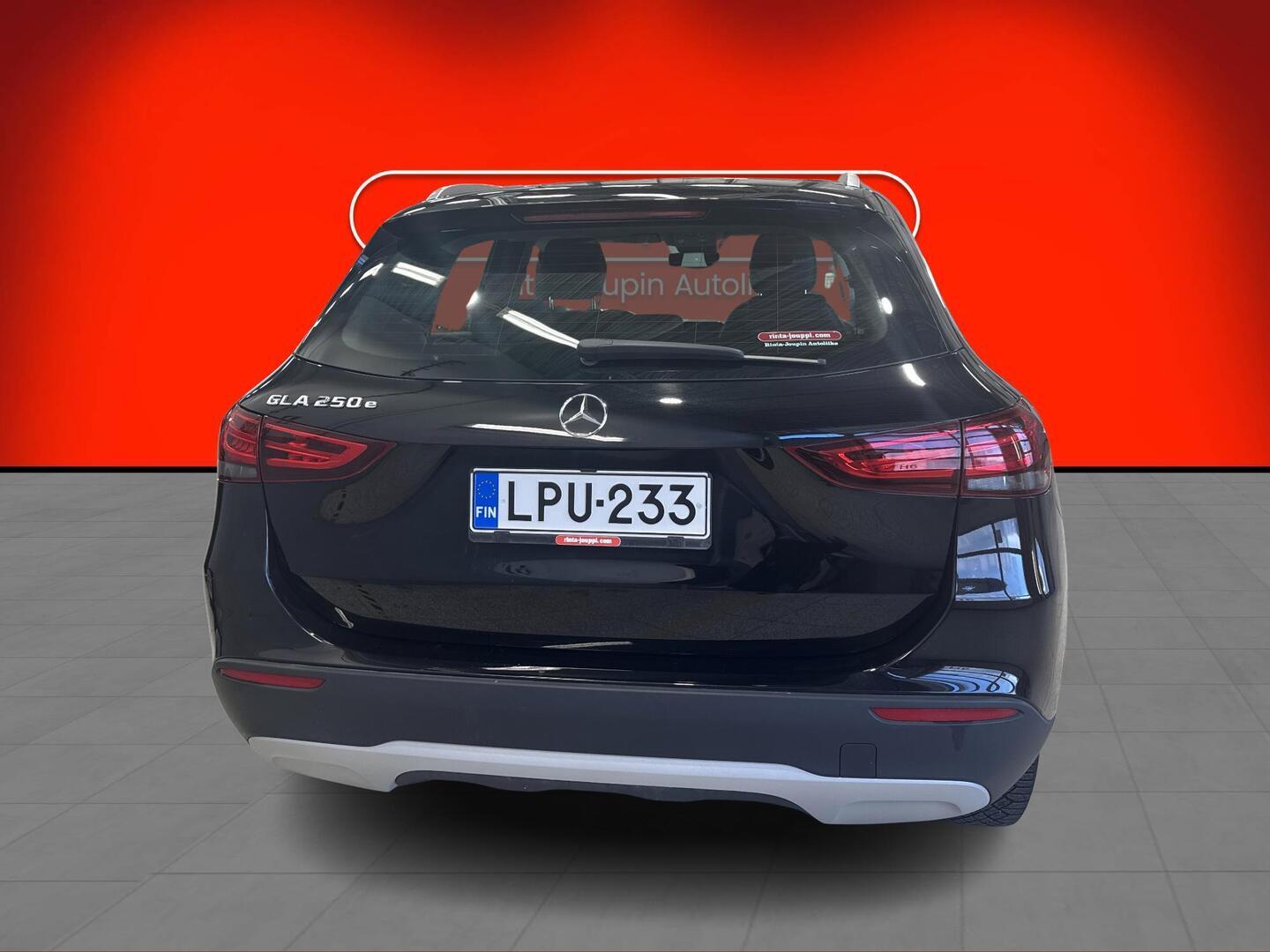 MERCEDES-BENZ GLA 2021