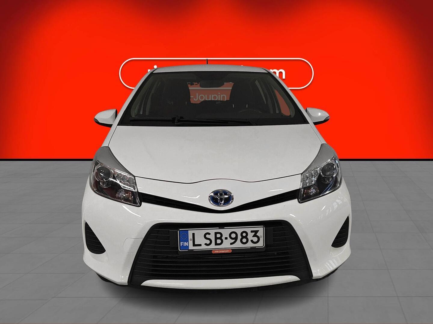 TOYOTA Yaris 2013