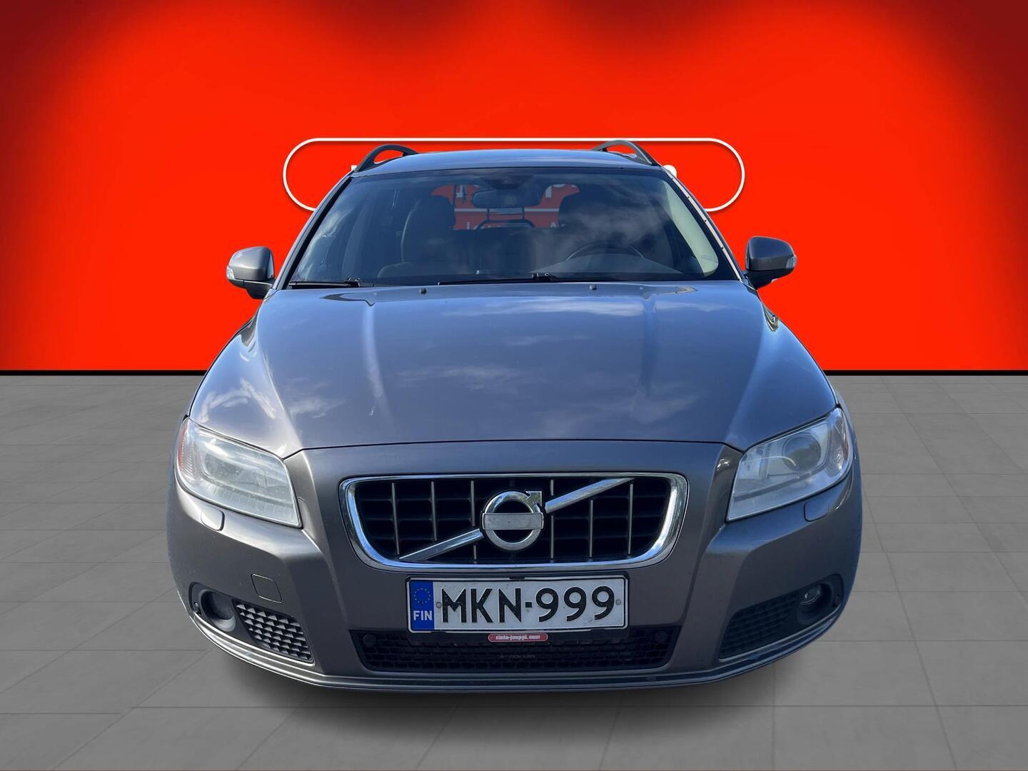 VOLVO V70 2011
