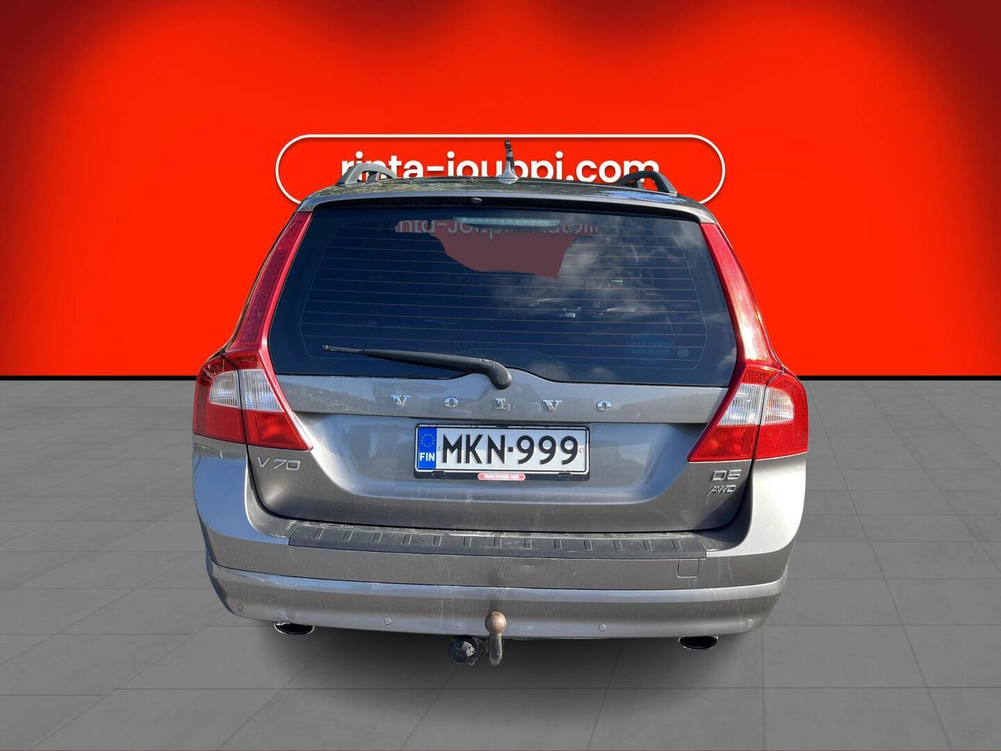 VOLVO V70 2011