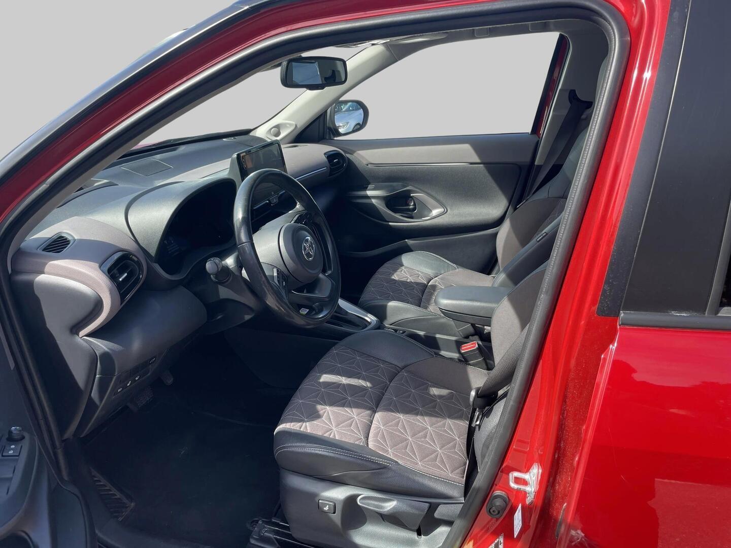 TOYOTA Yaris Cross 2022