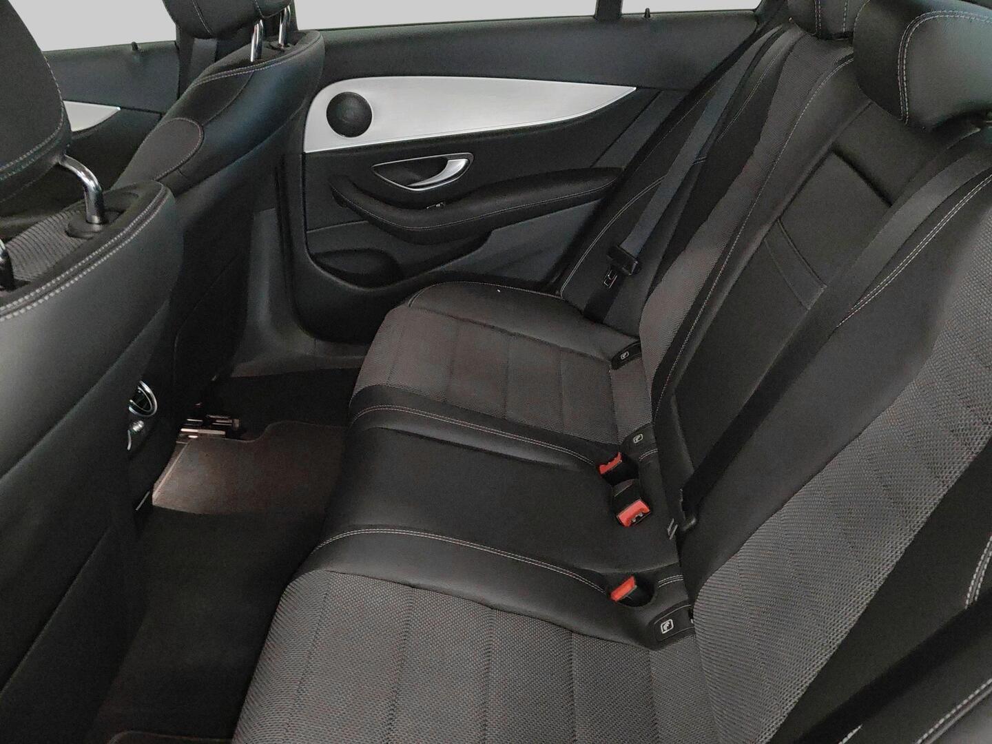 MERCEDES-BENZ E 2023