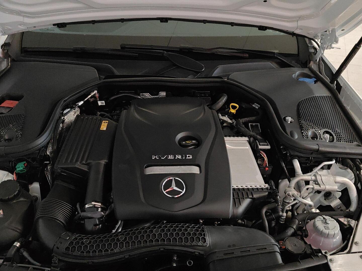 MERCEDES-BENZ E 2023