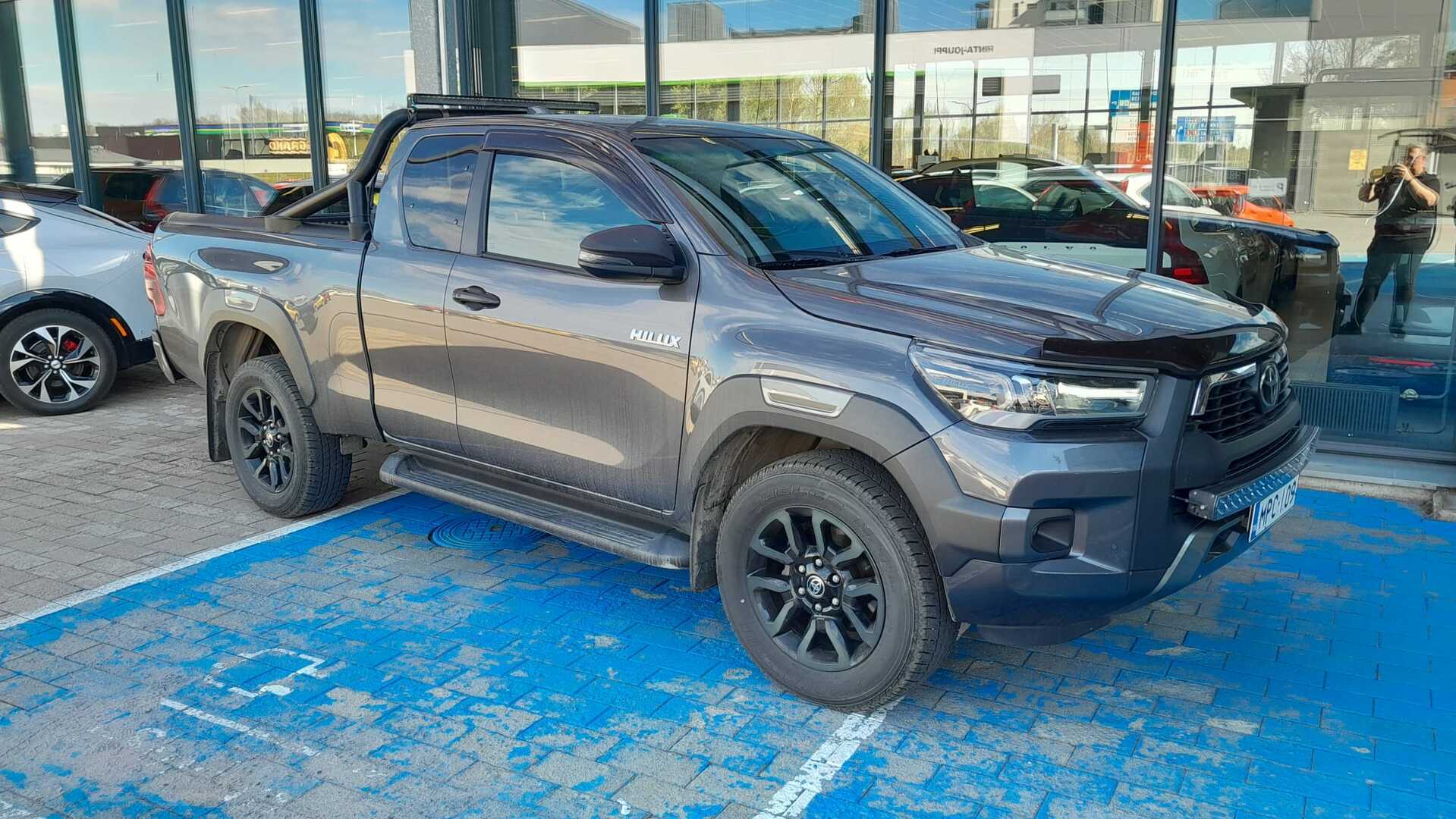 TOYOTA Hilux 2023