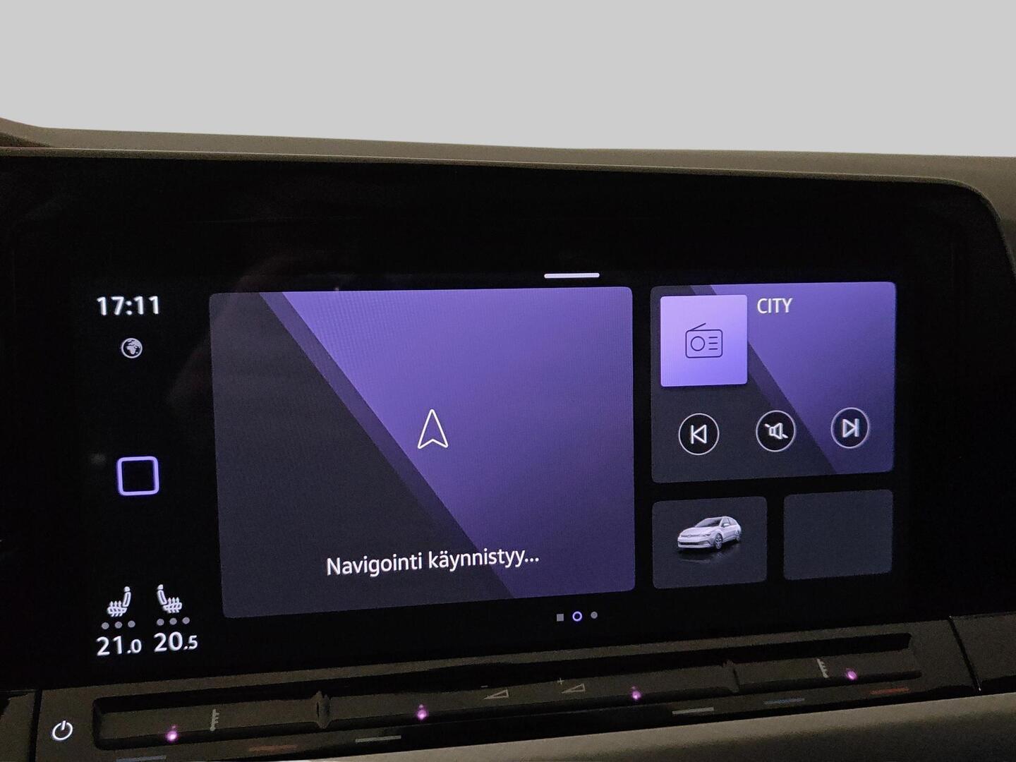 VOLKSWAGEN Golf 2024