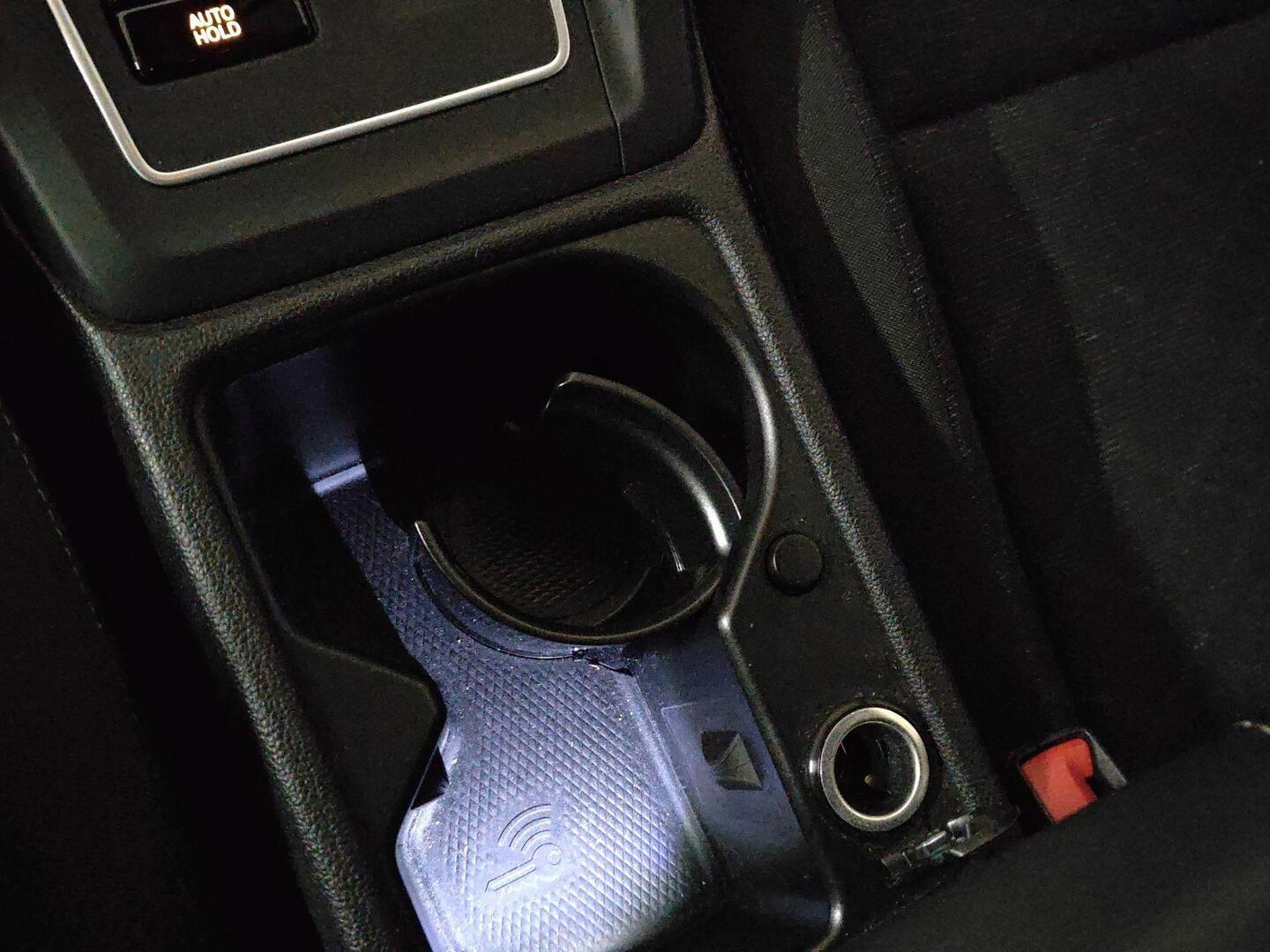 VOLKSWAGEN Golf 2024