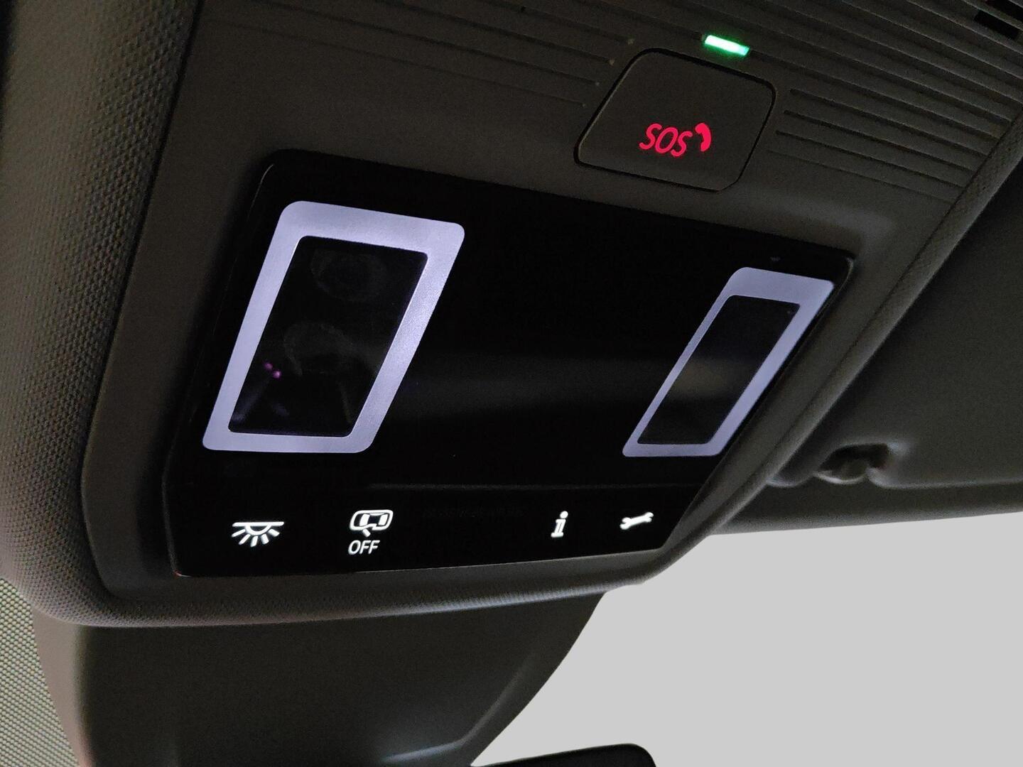 VOLKSWAGEN Golf 2024