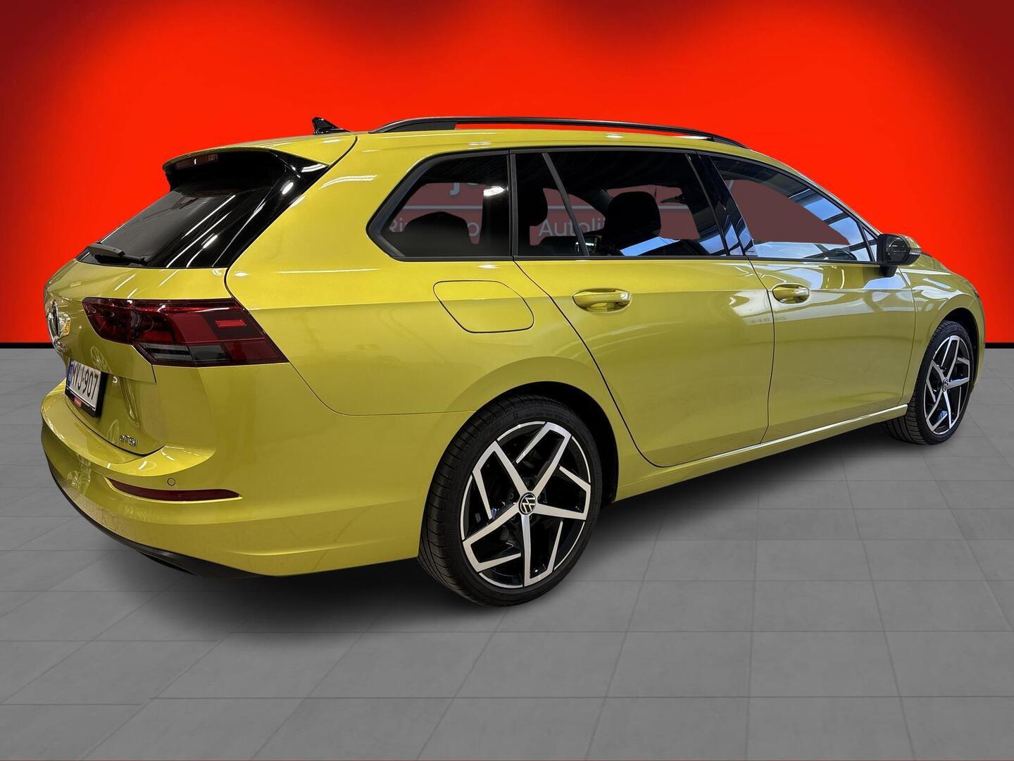 VOLKSWAGEN Golf 2024