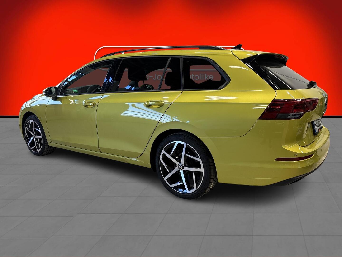 VOLKSWAGEN Golf 2024