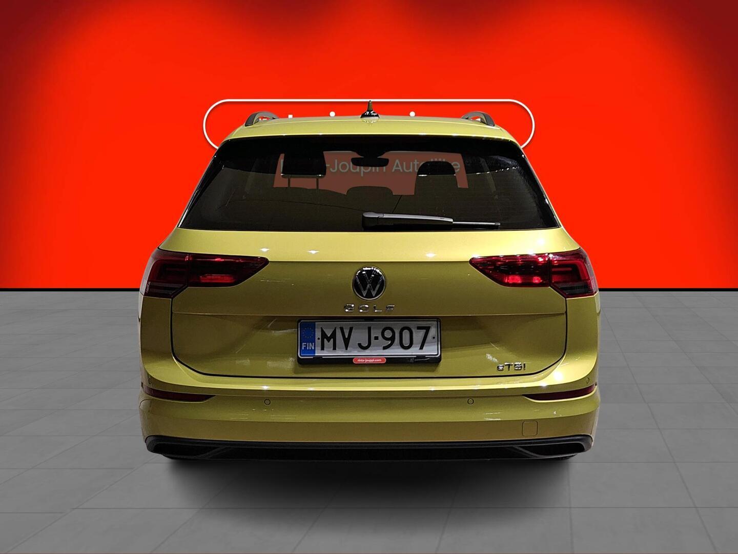 VOLKSWAGEN Golf 2024