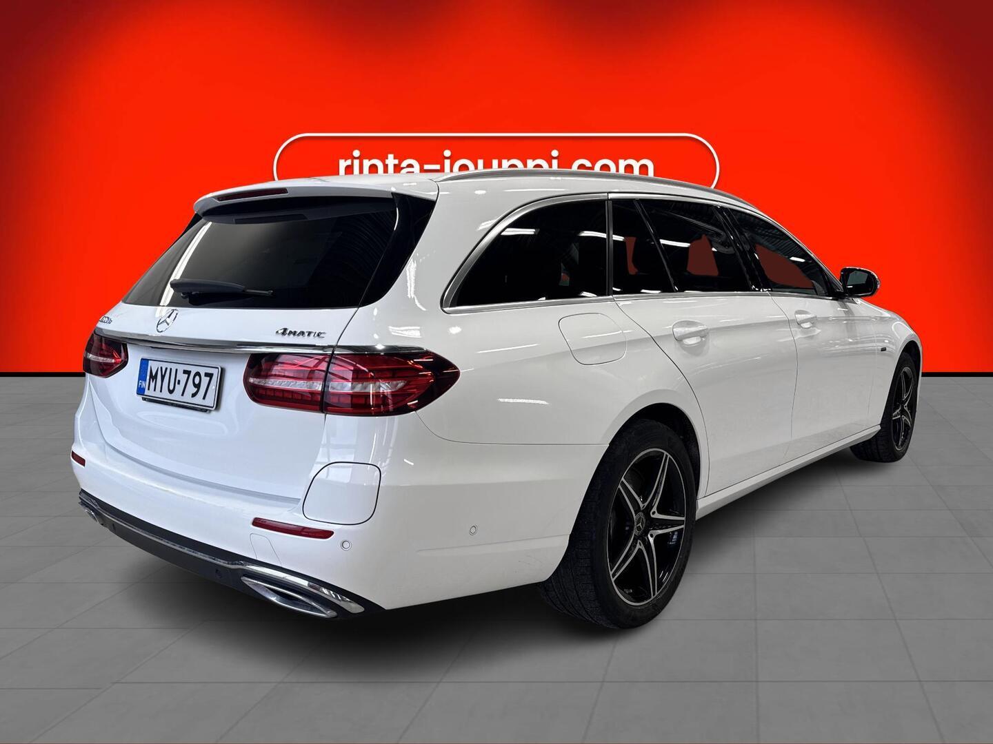 MERCEDES-BENZ E 2021