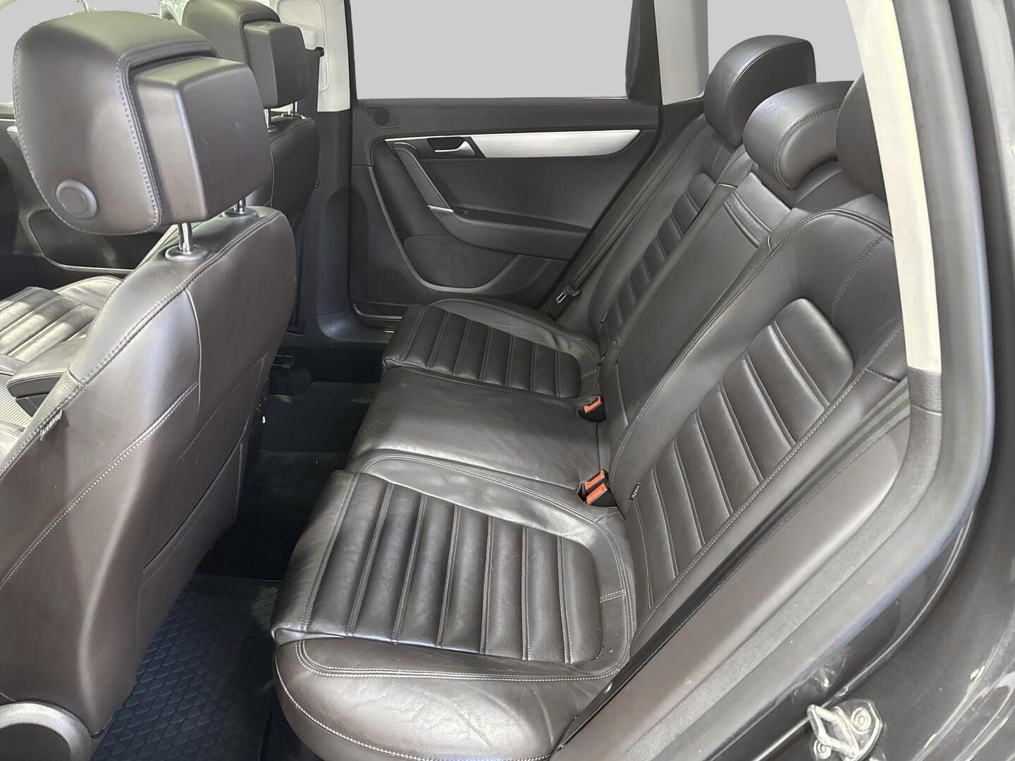 VOLKSWAGEN Passat 2012