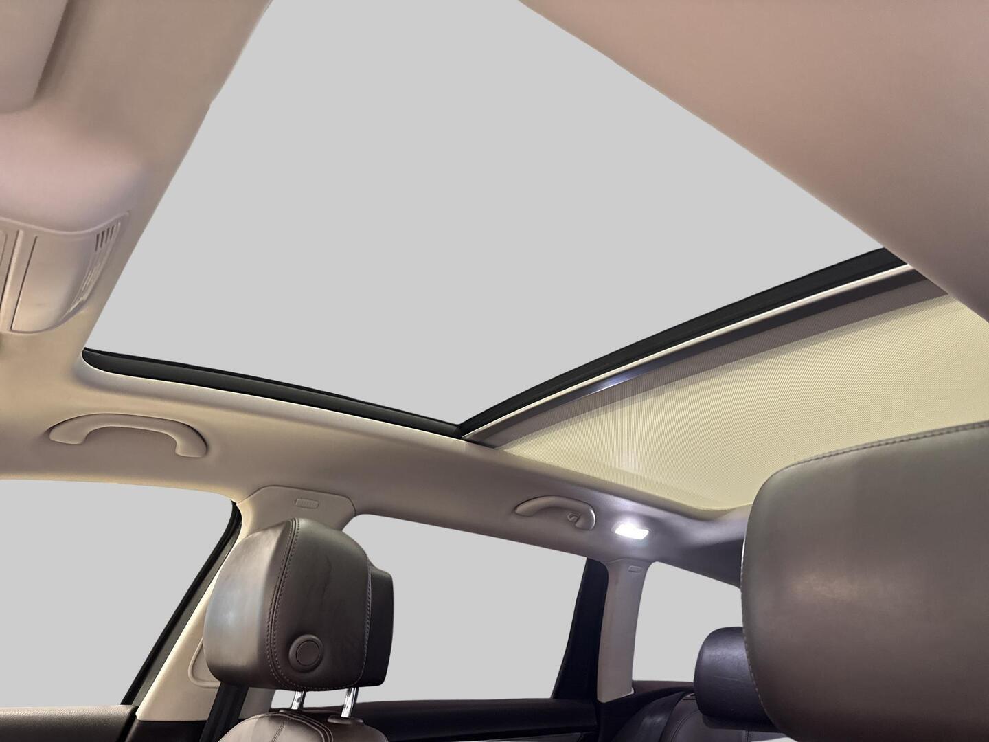 VOLKSWAGEN Passat 2012