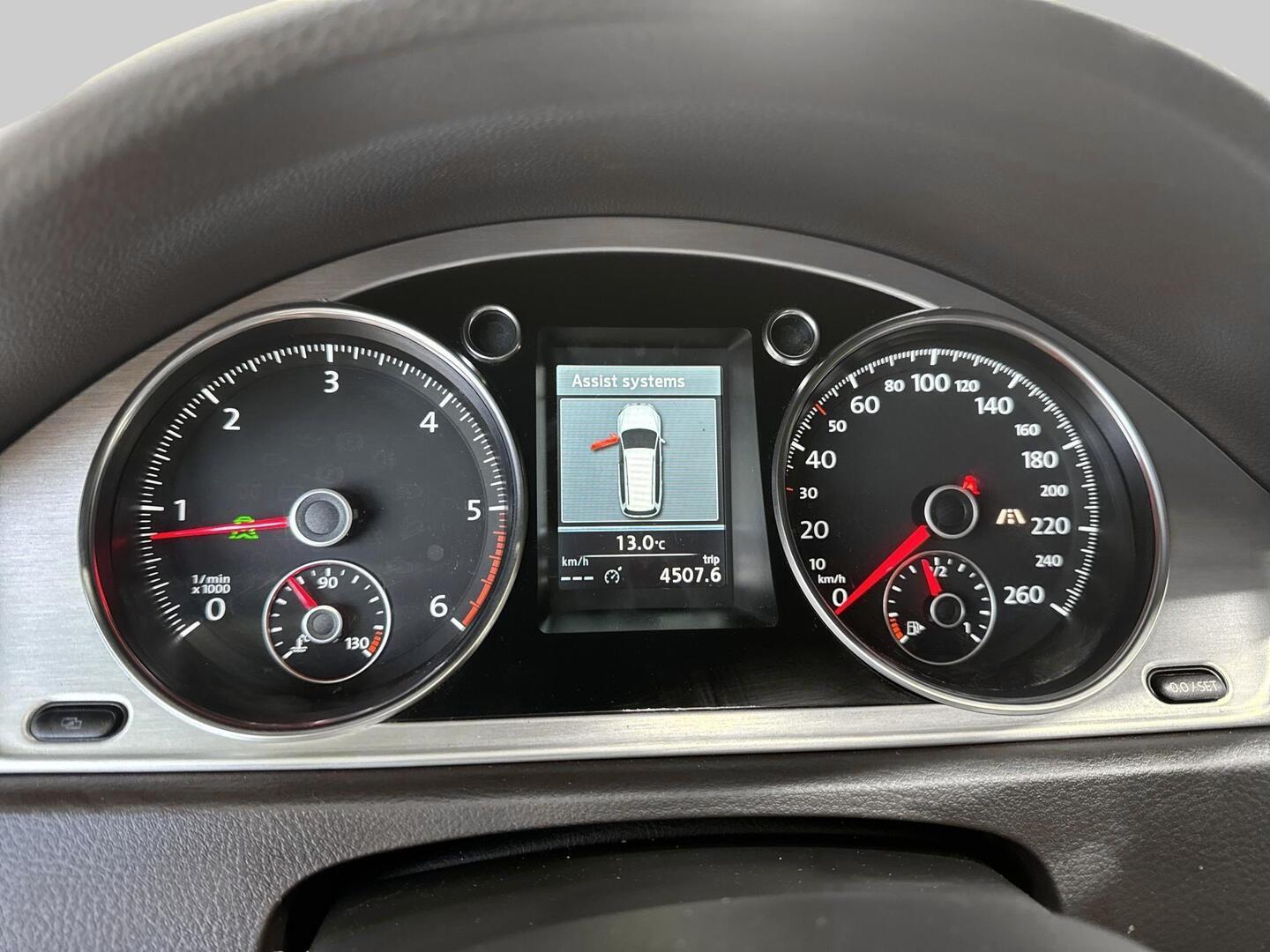 VOLKSWAGEN Passat 2012