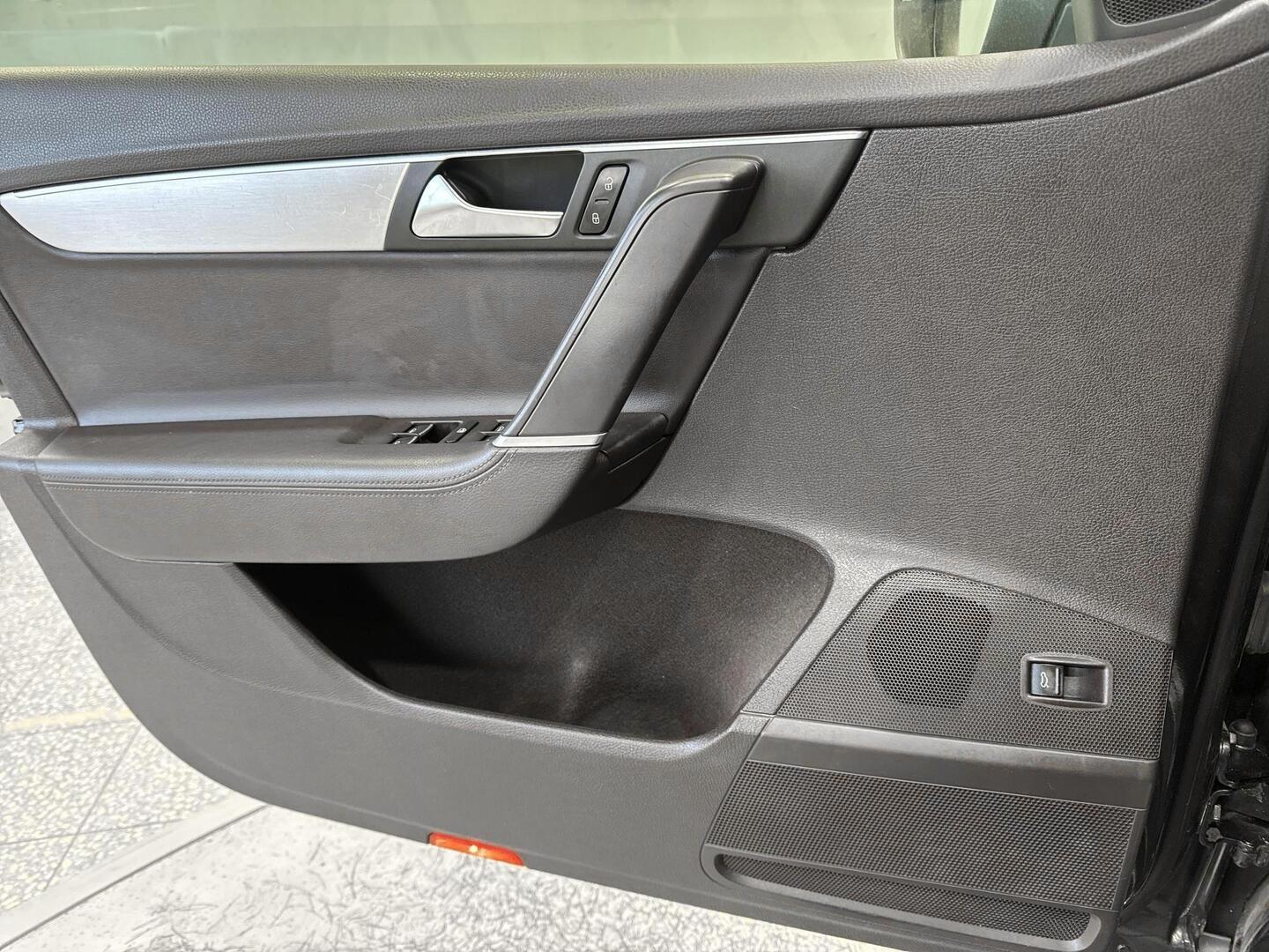 VOLKSWAGEN Passat 2012