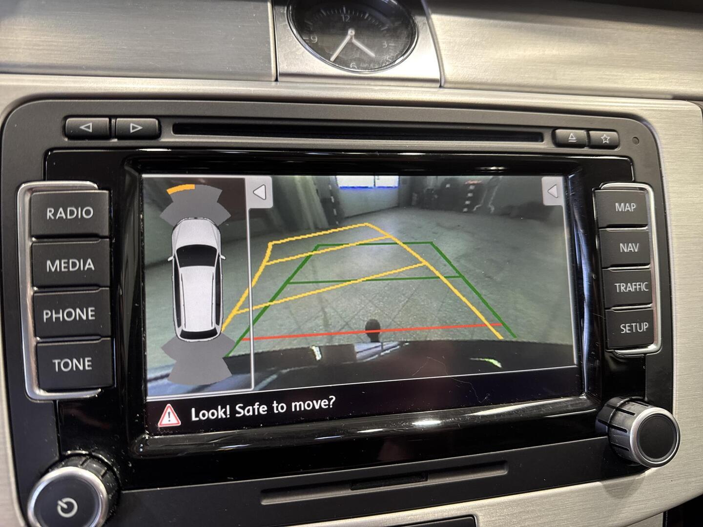 VOLKSWAGEN Passat 2012