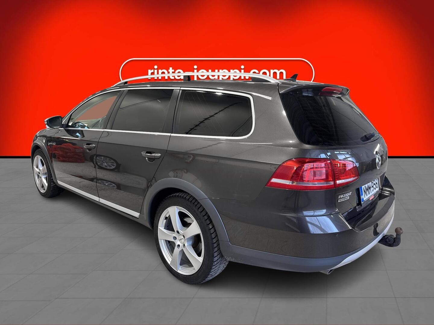 VOLKSWAGEN Passat 2012