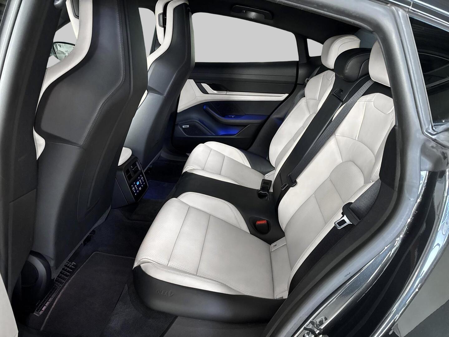 PORSCHE Taycan 2020