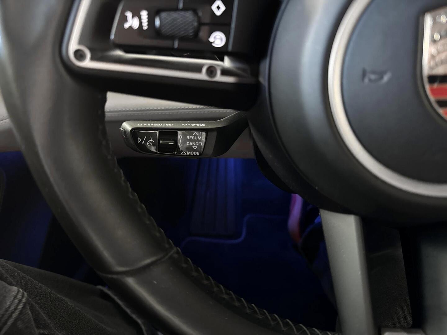 PORSCHE Taycan 2020