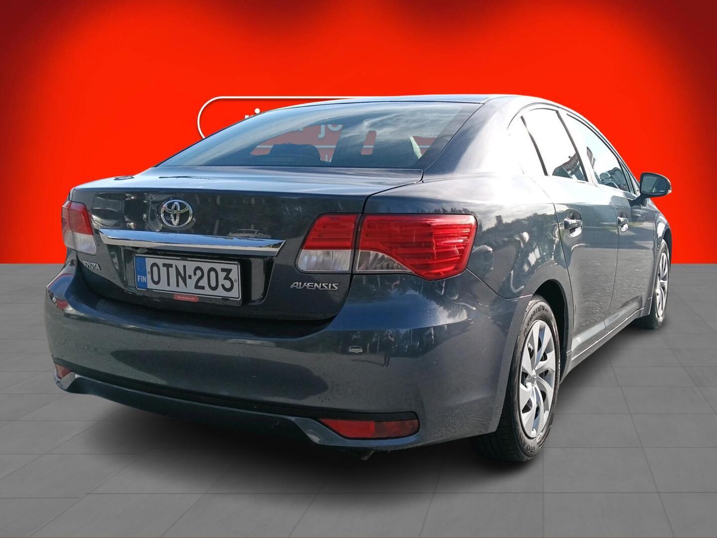 TOYOTA Avensis 2012