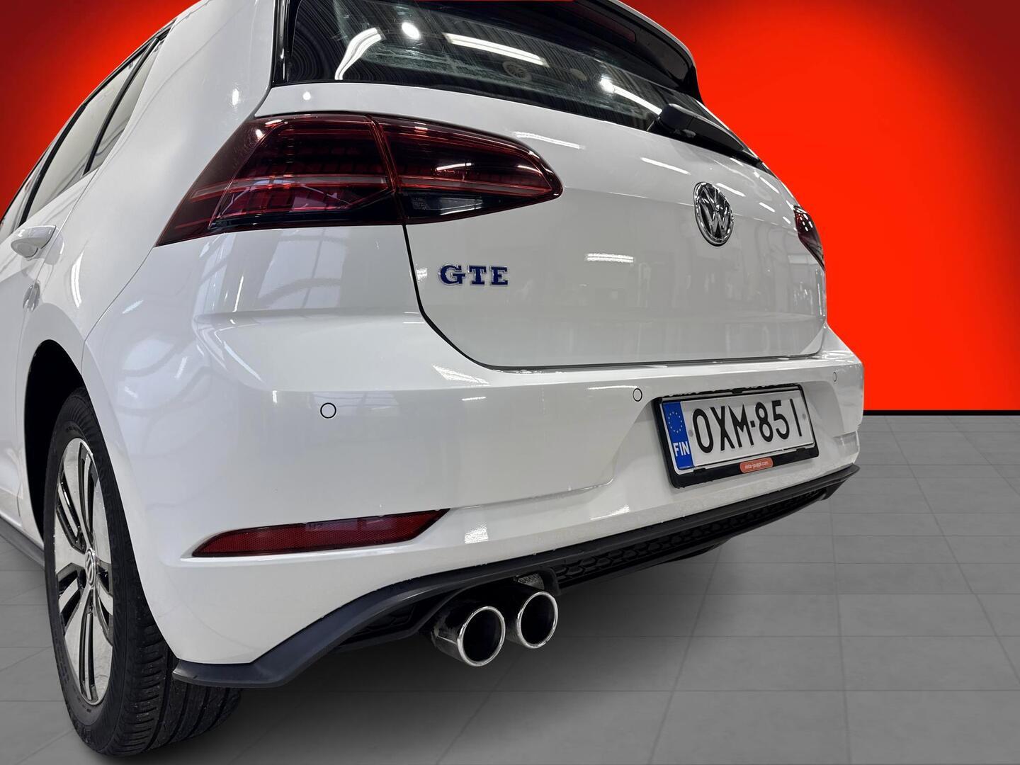 VOLKSWAGEN Golf 2018