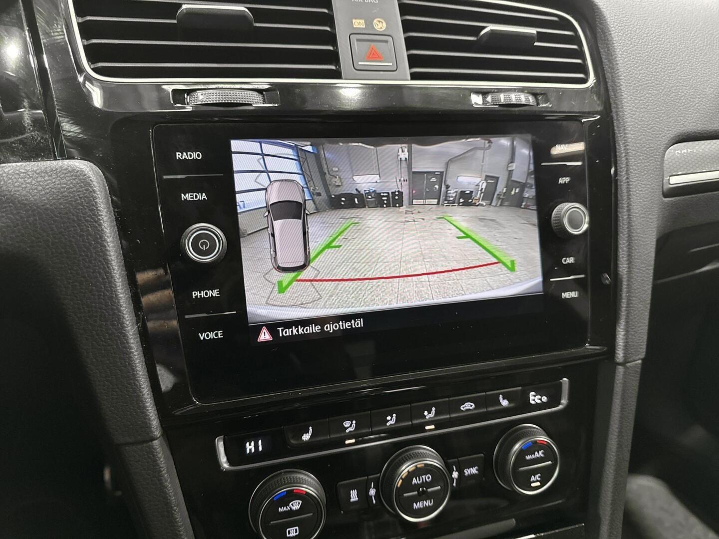VOLKSWAGEN Golf 2018