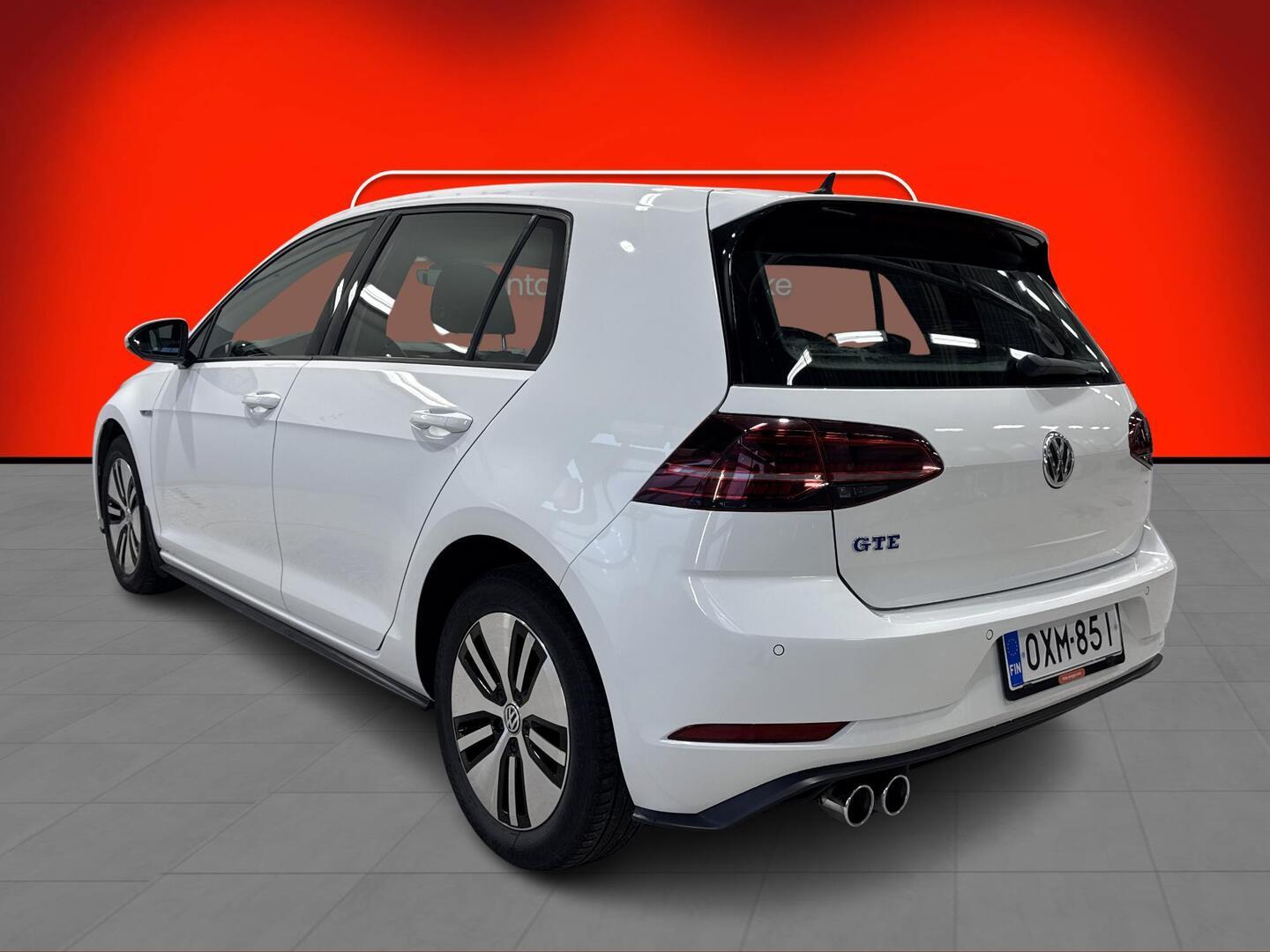 VOLKSWAGEN Golf 2018