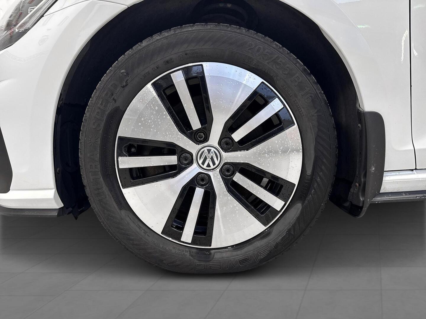 VOLKSWAGEN Golf 2018