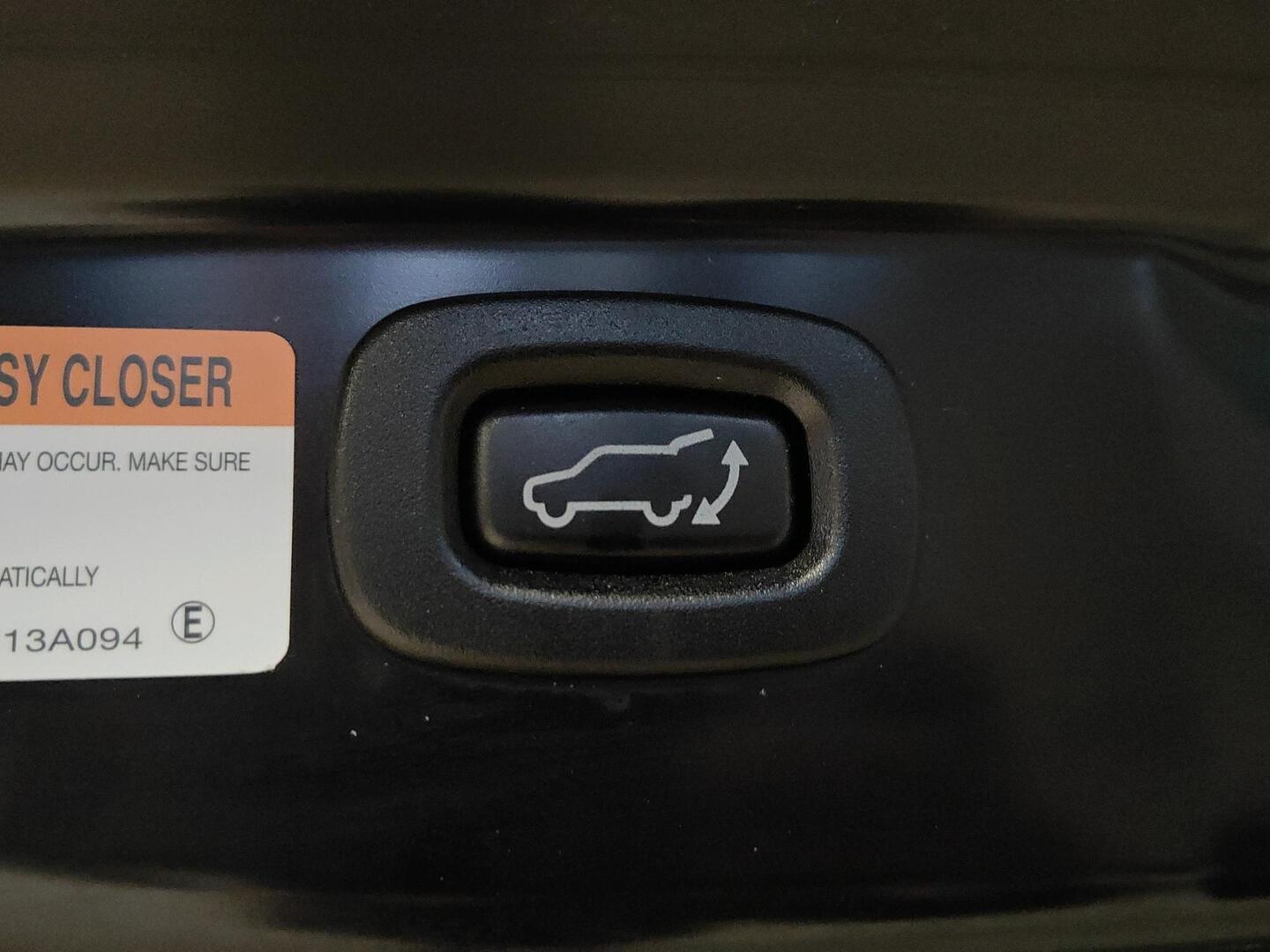 MITSUBISHI Outlander PHEV 2016