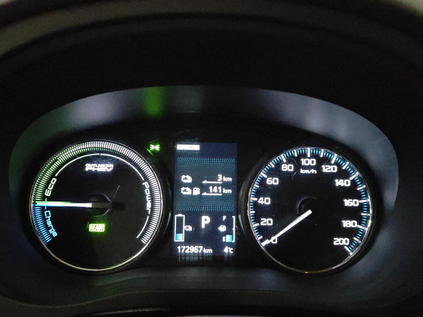 MITSUBISHI Outlander PHEV 2016