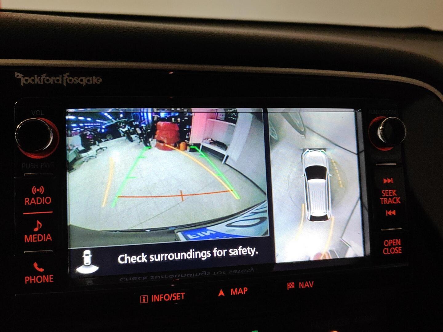 MITSUBISHI Outlander PHEV 2016