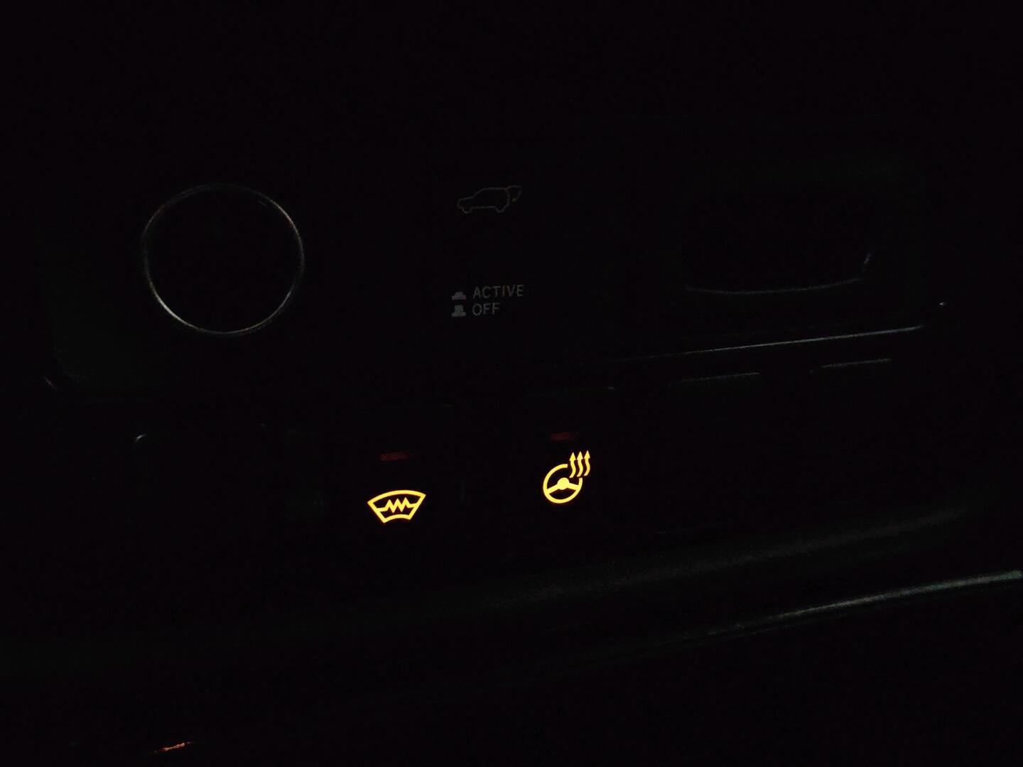 MITSUBISHI Outlander PHEV 2016