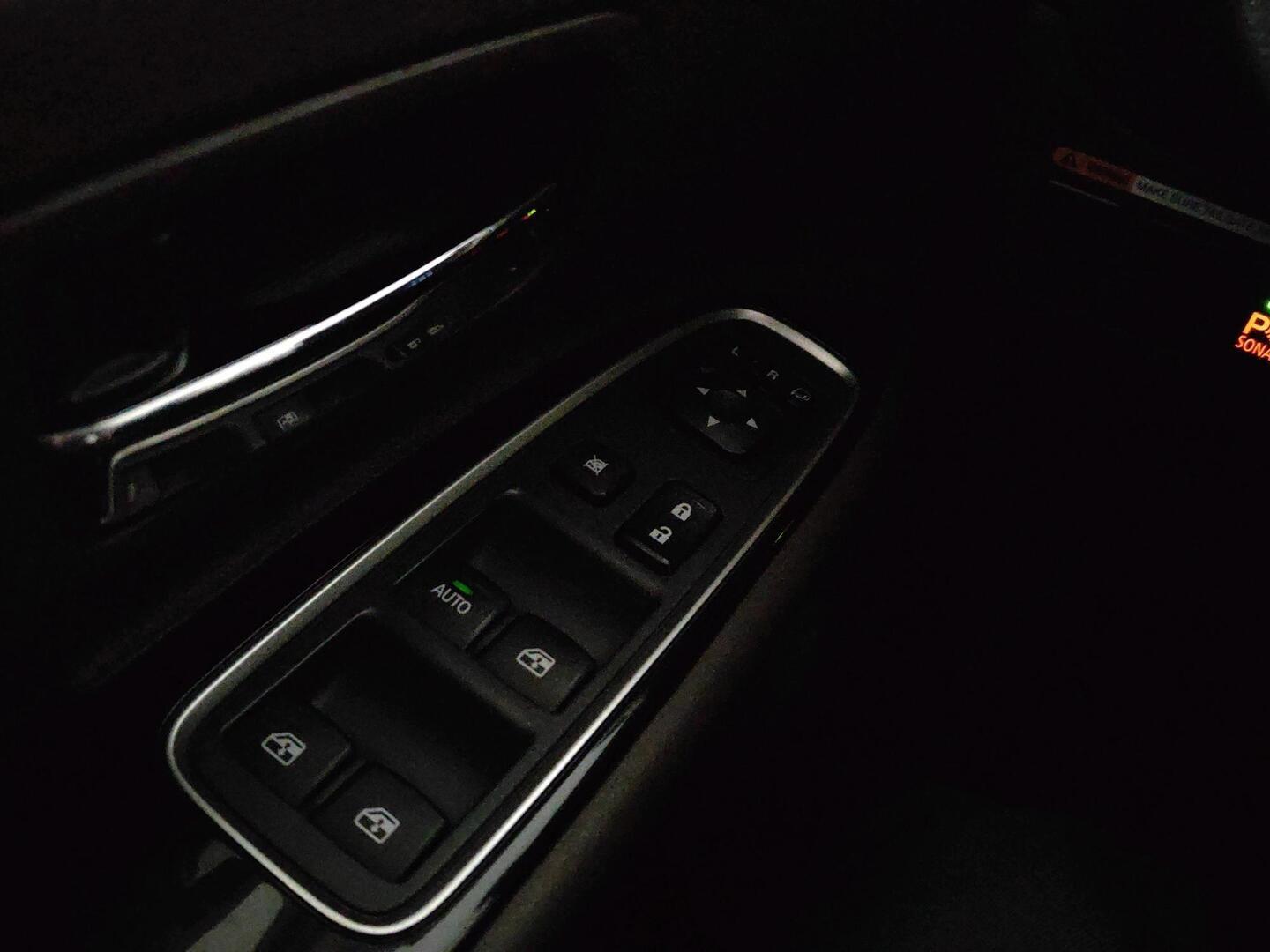 MITSUBISHI Outlander PHEV 2016