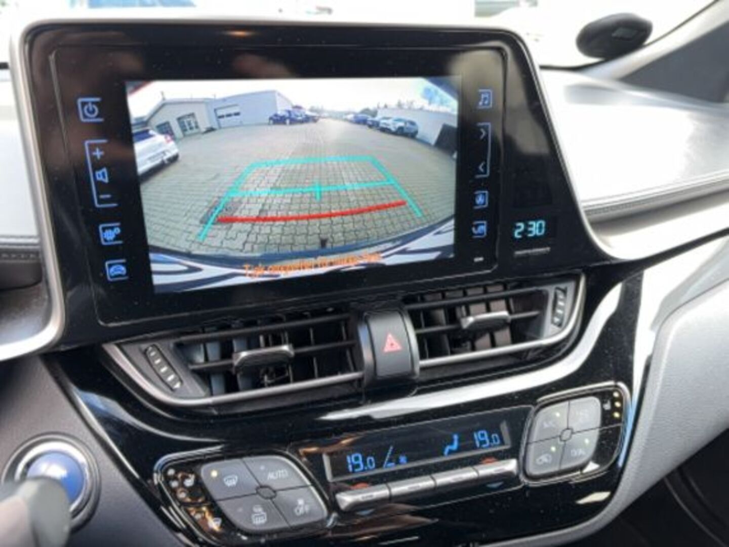 TOYOTA C-HR 2019