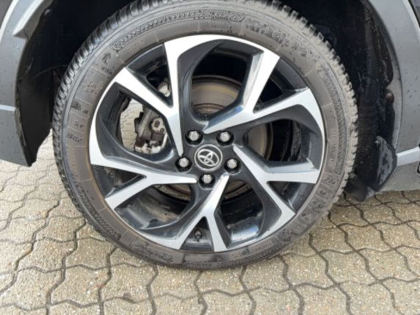 TOYOTA C-HR 2019