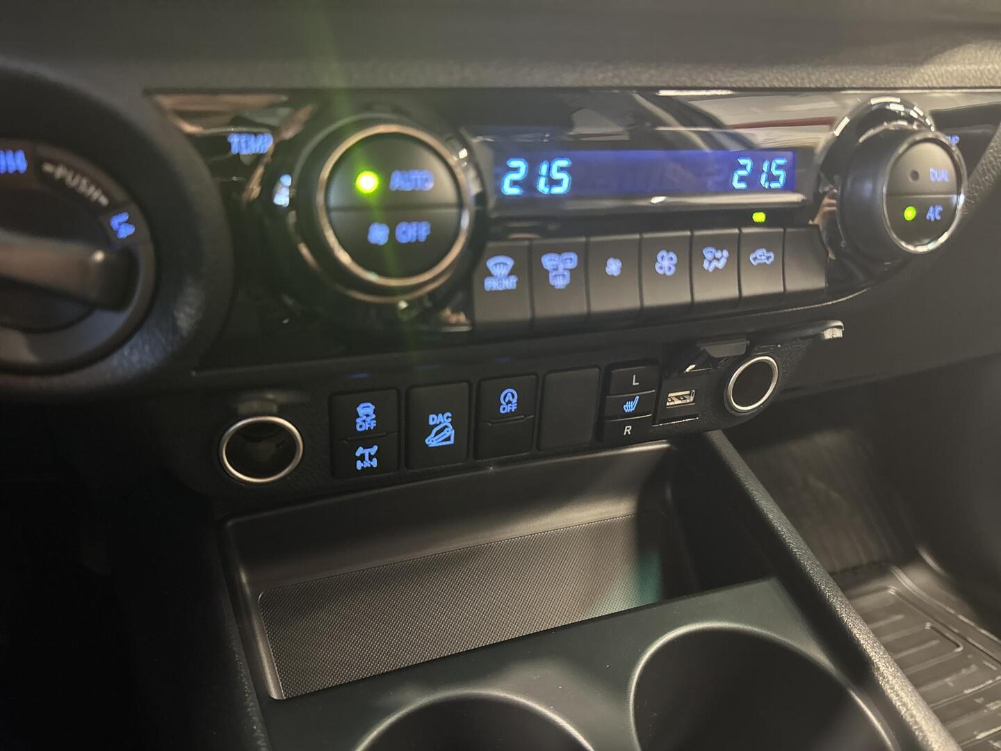 TOYOTA Hilux 2026
