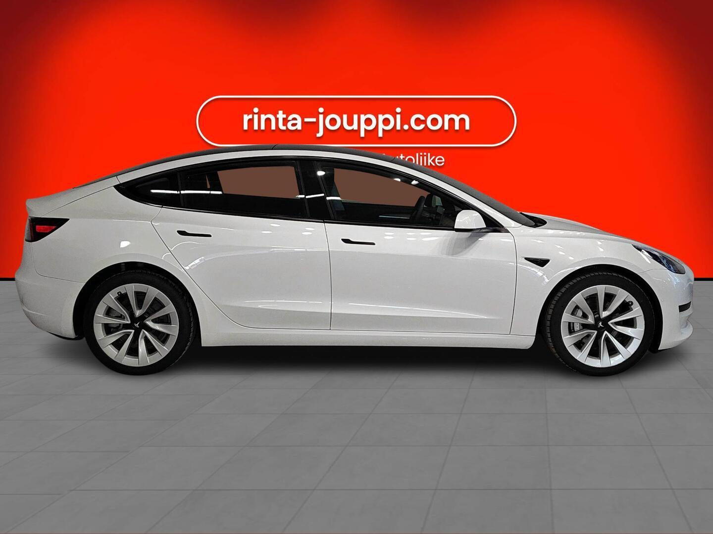 TESLA MODEL 3 2022