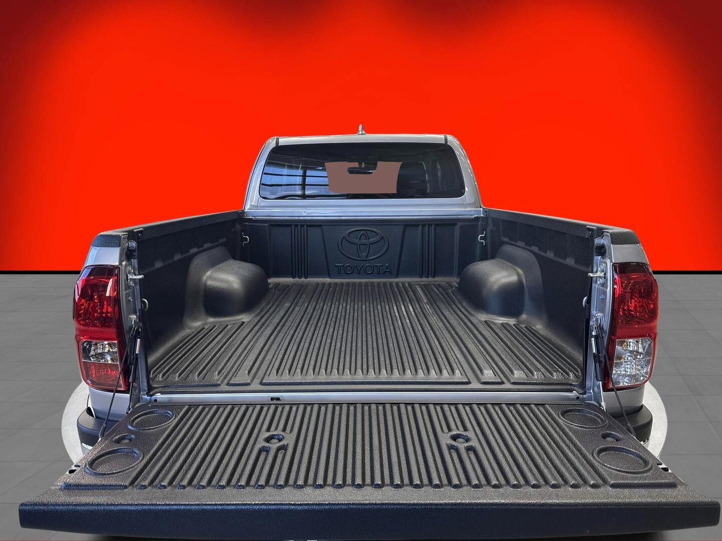TOYOTA Hilux 2026