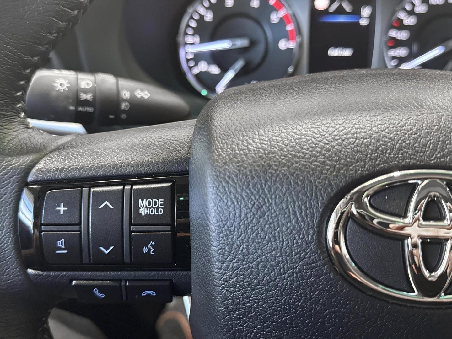 TOYOTA Hilux 2026