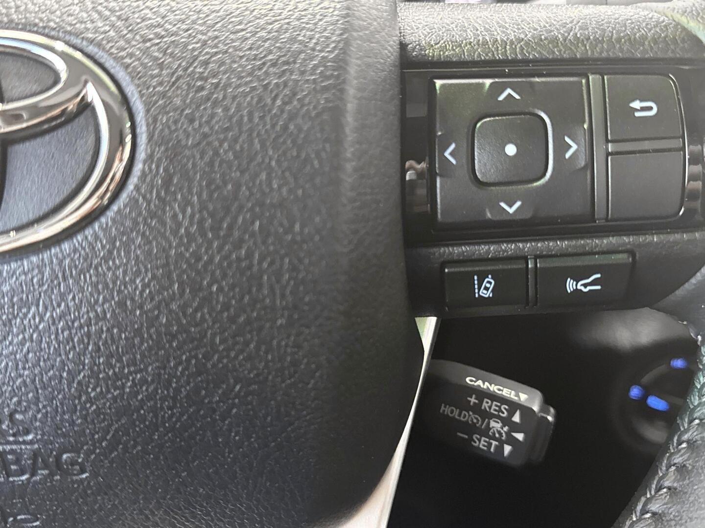 TOYOTA Hilux 2026