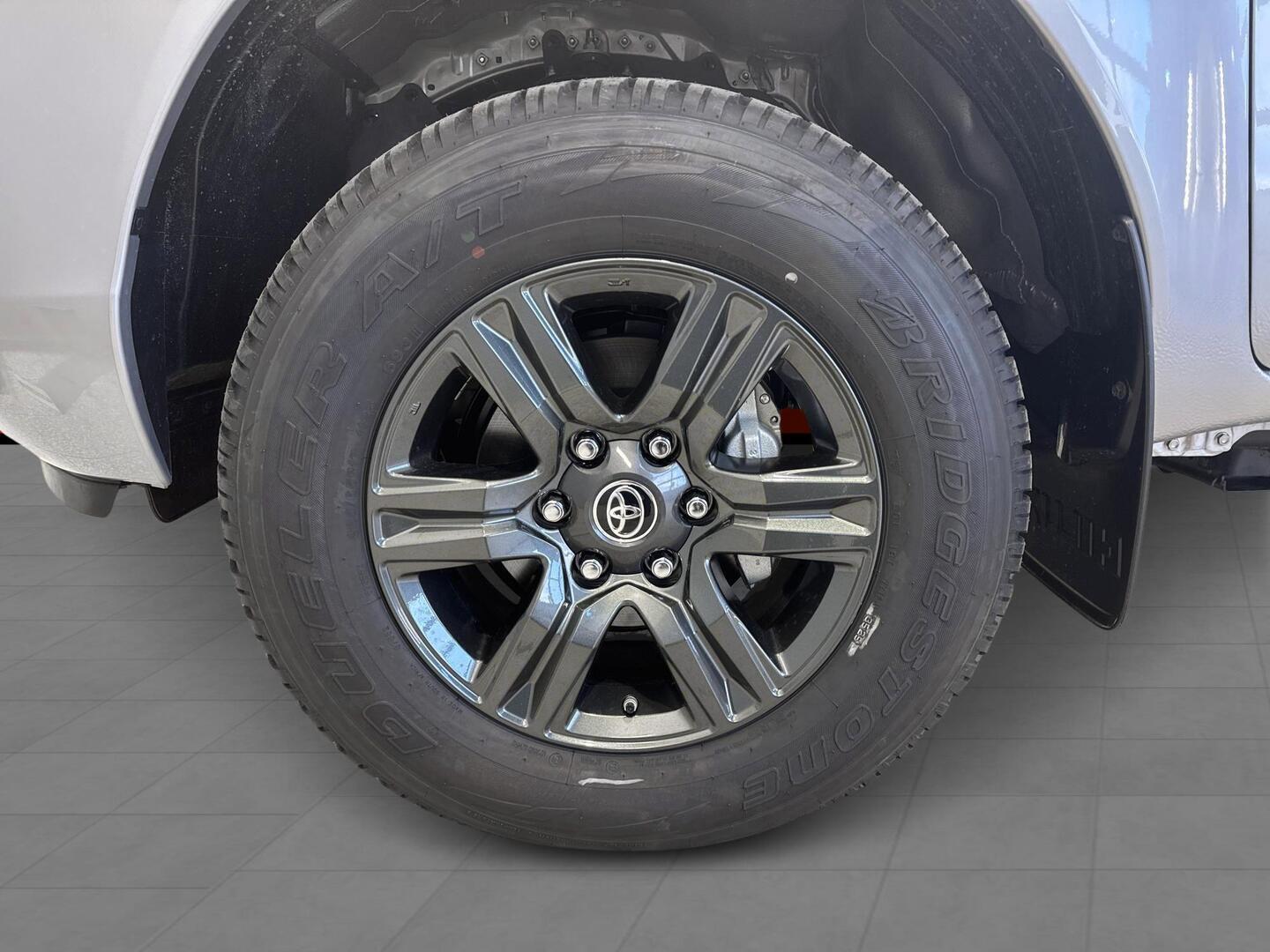 TOYOTA Hilux 2026