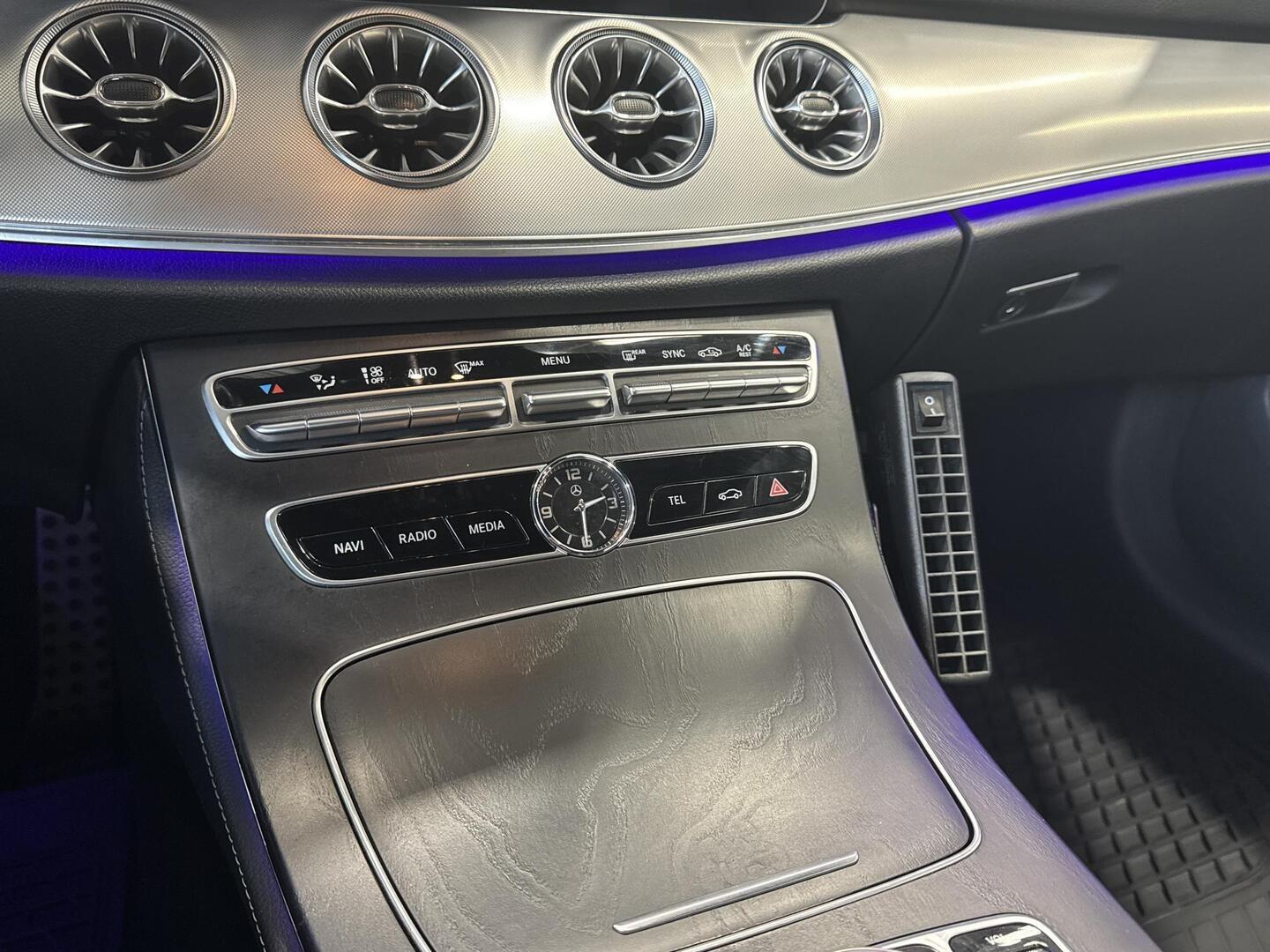 MERCEDES-BENZ E 2017