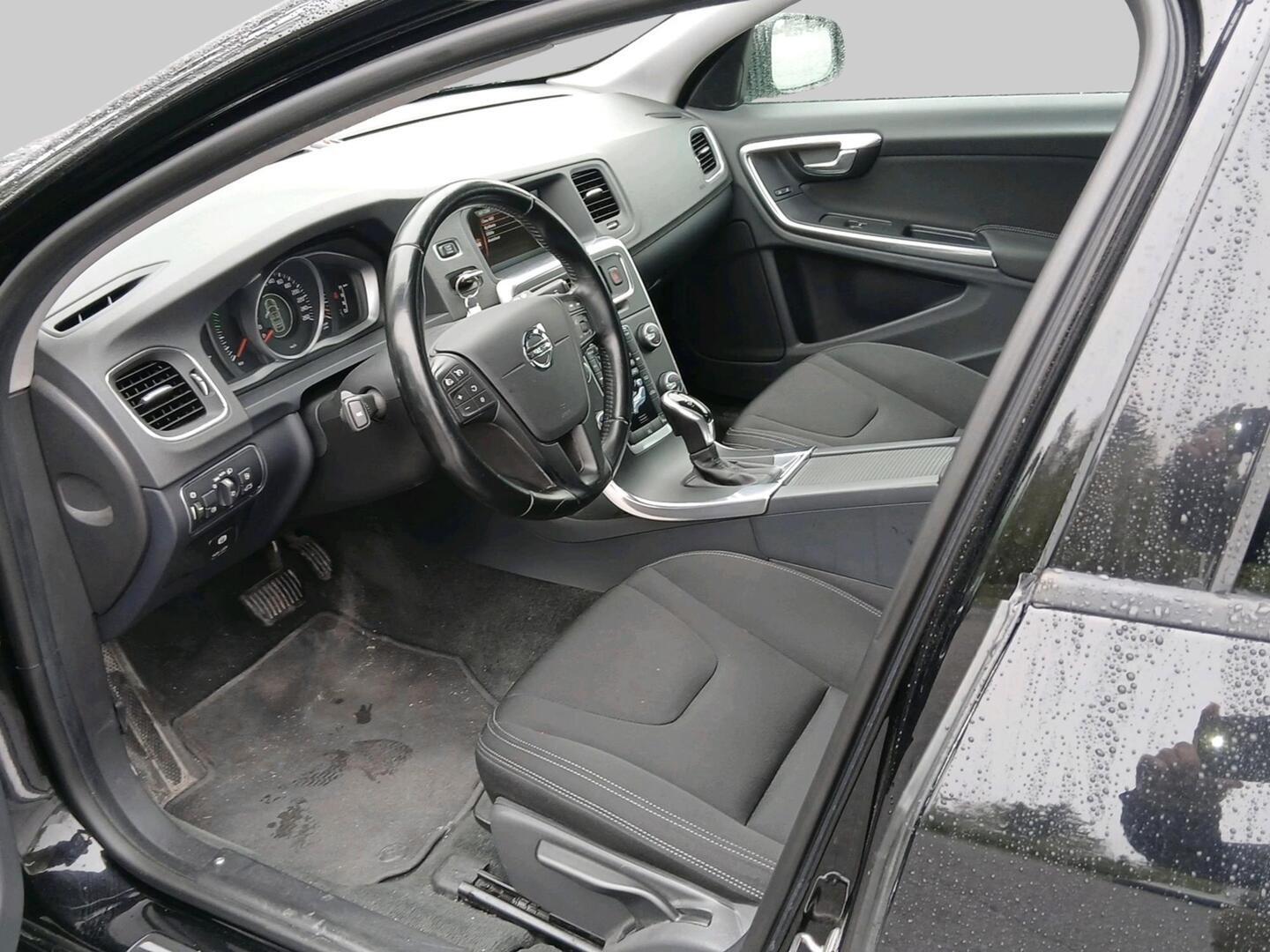 VOLVO V60 2013