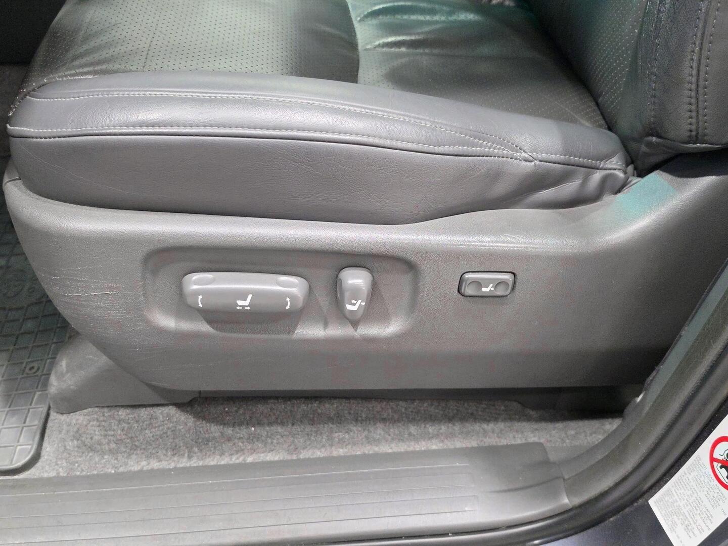 TOYOTA Land Cruiser 2004