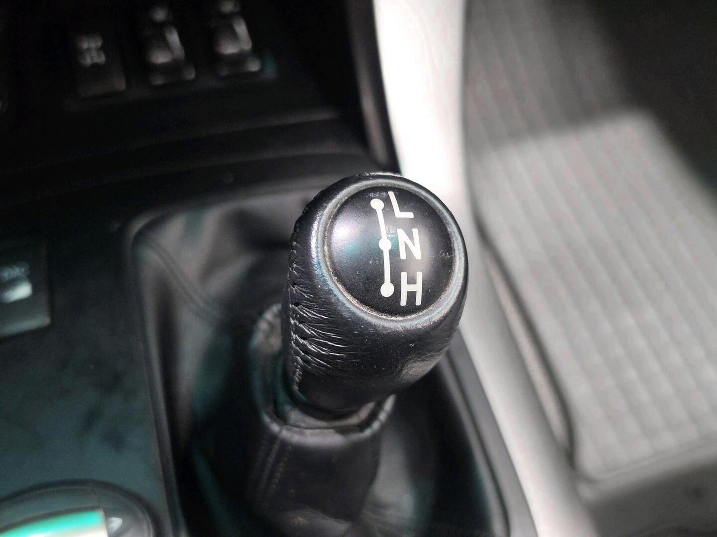 TOYOTA Land Cruiser 2004