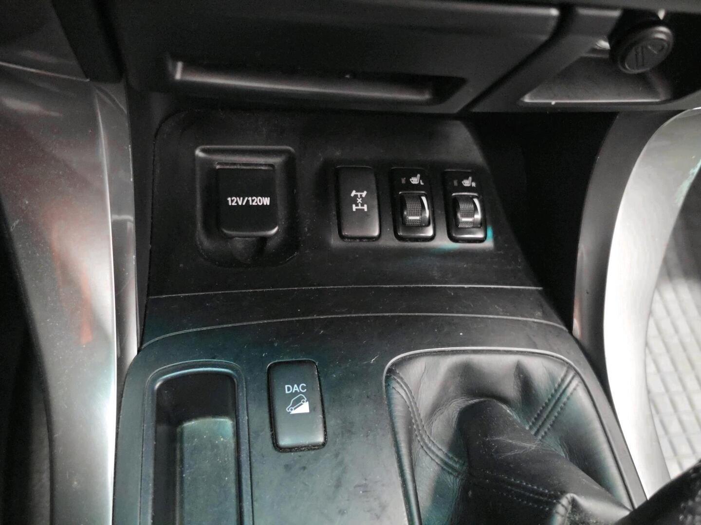 TOYOTA Land Cruiser 2004