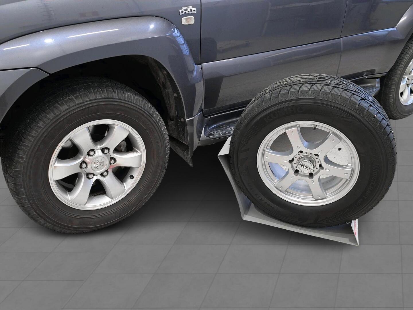 TOYOTA Land Cruiser 2004