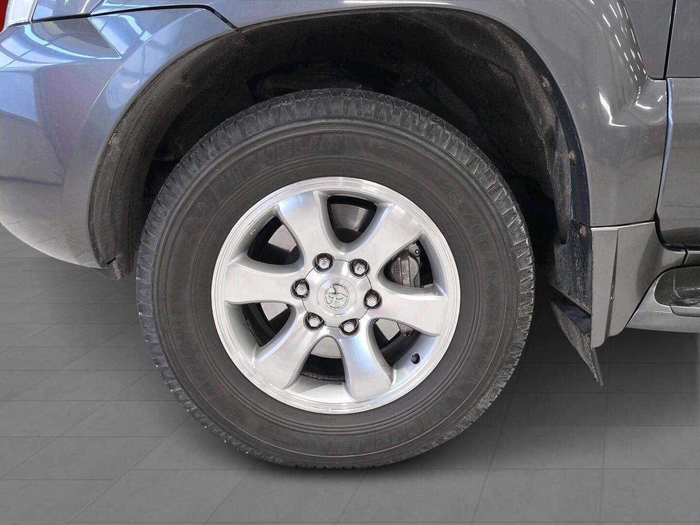 TOYOTA Land Cruiser 2004