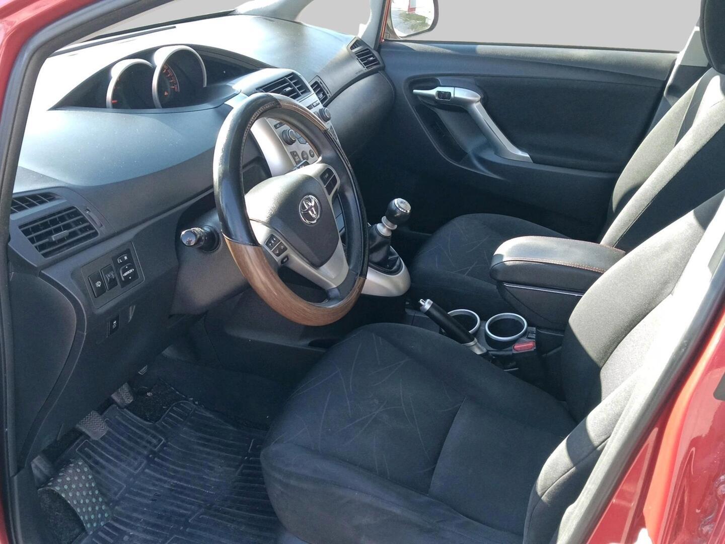 TOYOTA Verso 2012